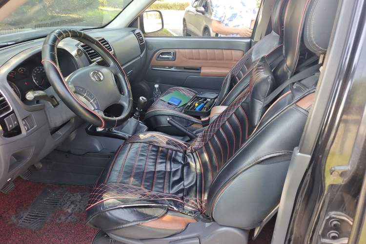 Used Great Wall Wingle 5 2013 2.0T European Version Two-Wheel Drive Elite Edition 6MT Big Double Cab GW4D20B
