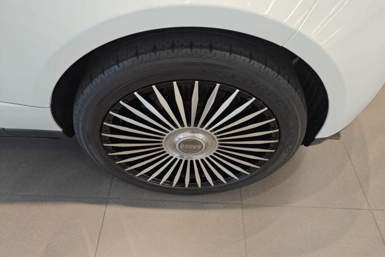 Used Land Rover Range  Right Front Wheel Hub