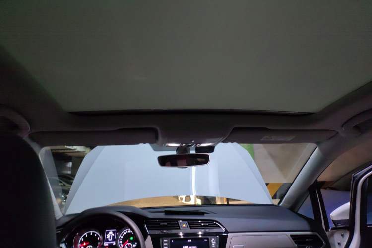 Used Volkswagen Touran 2018 Volkswagen Touran L 280TSI DSG Comfort Edition 7 Seats China V Emission Standard Headliner