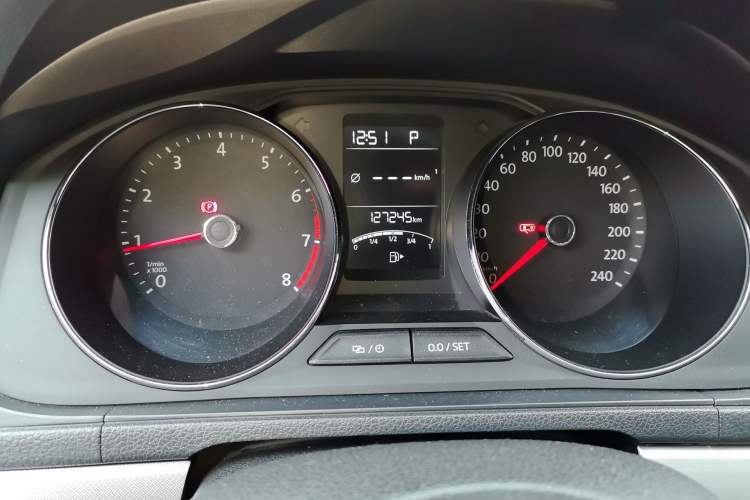 Used Volkswagen Lavida 2015 1.6L Automatic Comfort Edition
