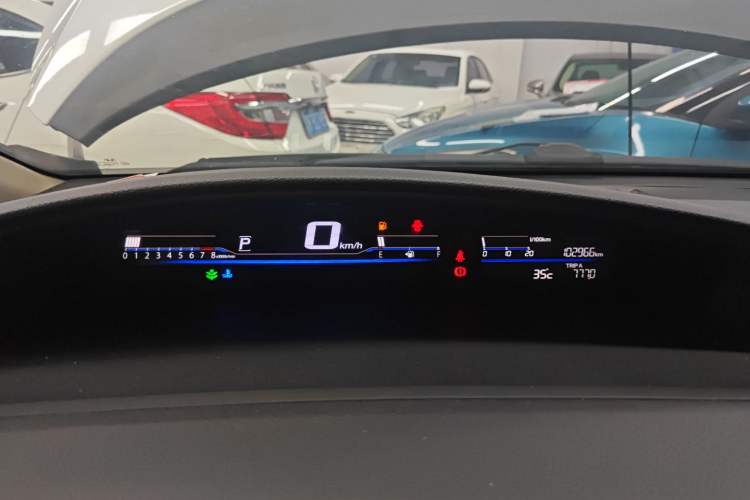 Used Honda Jade 2017 1.8L automatic Comfort version 5 seats