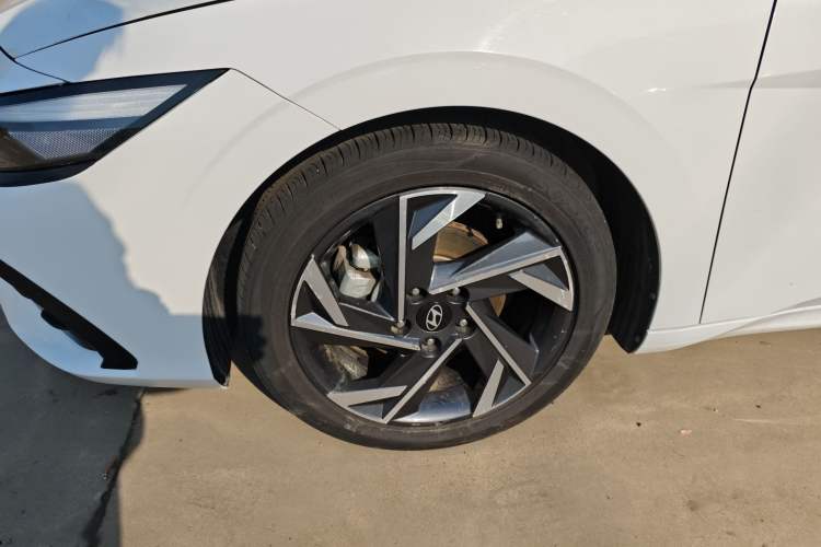 Used Hyundai Elantra 2023 1.5L CVT LUX Prestige Edition