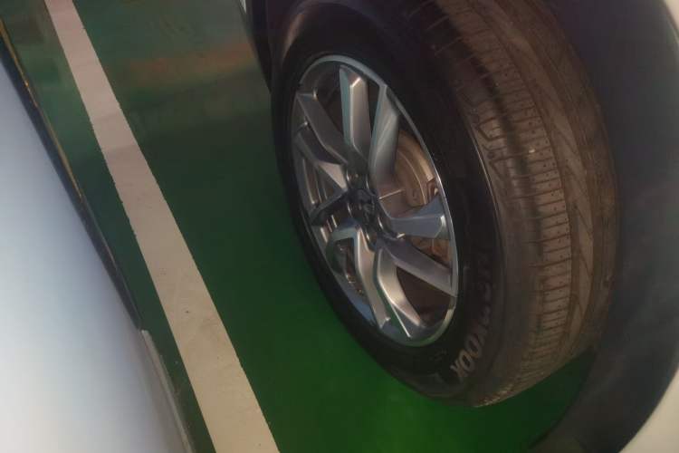 Used Nio ES6 2020 420 km Sport Edition Right Rear Wheel Hub