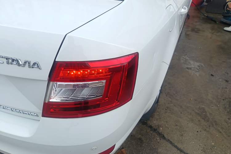 Used Skoda Octavia 2017 Classic Model 1.6L Automatic Standard Edition