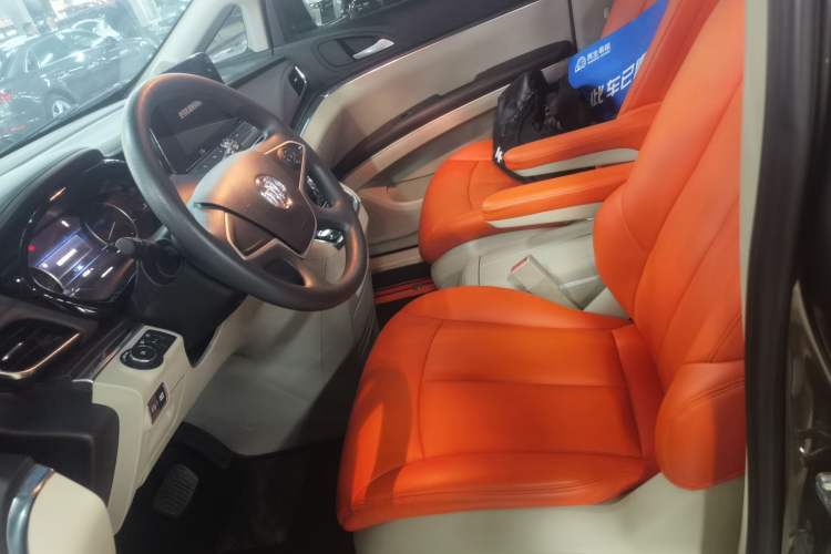 Used Buick GL8 2023 Land Executive Class Comfort Model Left Front Seat