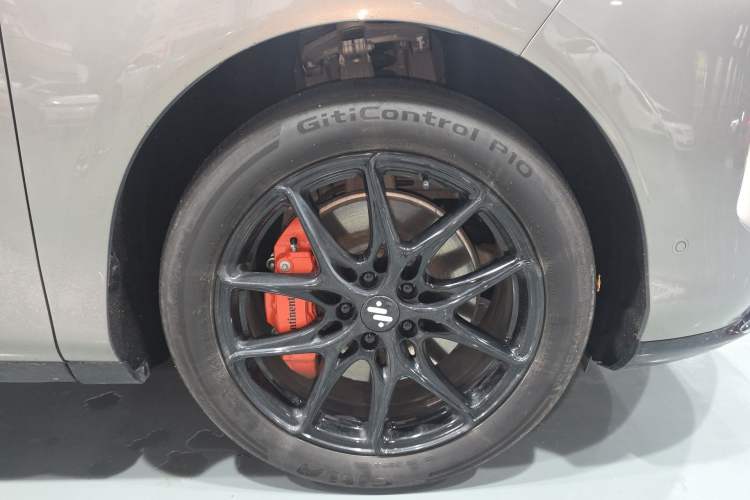 Used IM LS6 2026 Model Pure Electric Max Right Front Wheel Hub