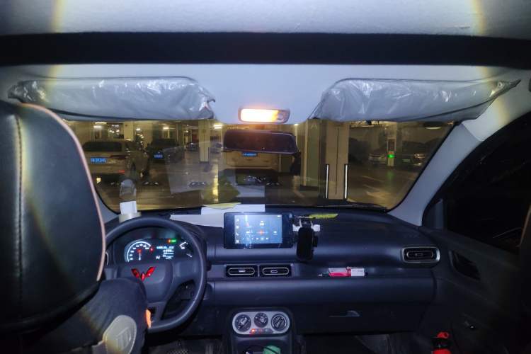 Used Wuling Hongguang New Energy 2024 All-Electric Model 300KM Standard Version Headliner