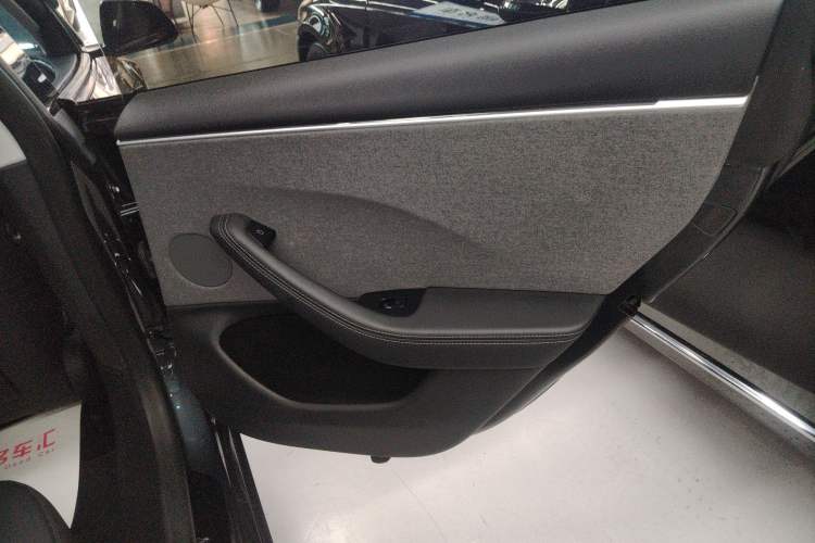 Used Tesla Model 3 2023 Rear-Wheel-Drive Version
