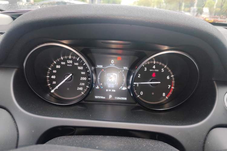 Used Land Rover Discovery Sport 2017 2.0T SE Instrument Cluster