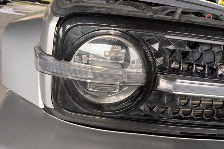 Used Cyberspace Tank 300 2021 2.0T Cyber Tank Right Front Headlight