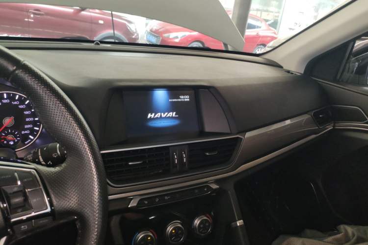 Used Haval H6 2018 Sport Edition 1.5T Manual Two-Wheel Drive Elite Model China V Standard Center Console