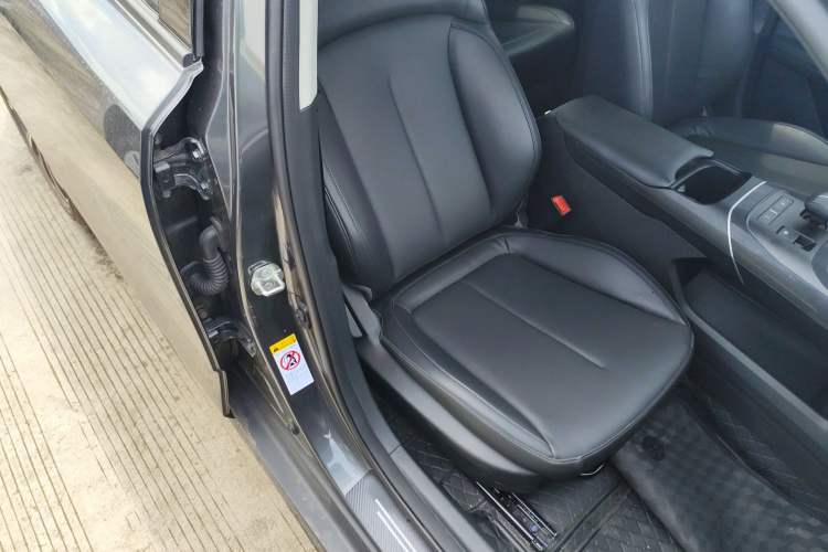 Used CHANGAN Eado 2024 1.5T GDI Automatic Prestige Edition Right Front Seat