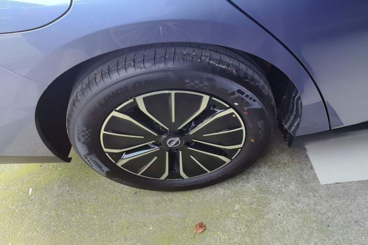 Used Nissan N6 2026 Model 180 Max Right Rear Wheel Hub