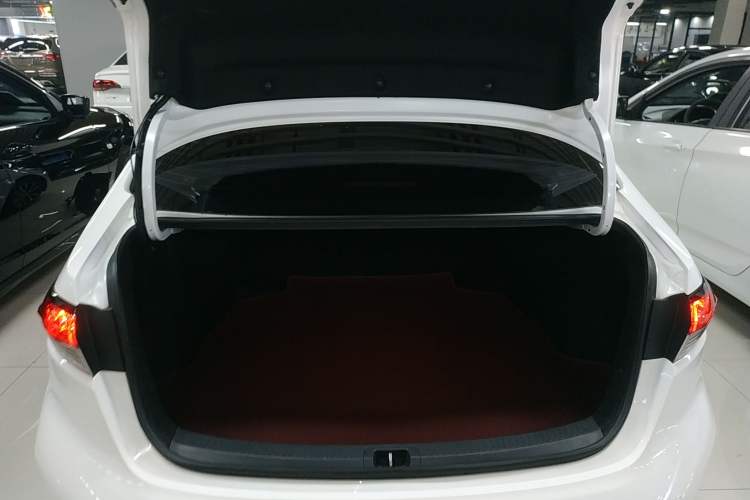 Used Toyota Levin 2024 Smart Electric Hybrid Dual-Engine 1.8L Leading Edition
