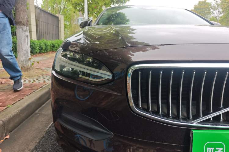 Used Volvo S90 2017 T4 Zhiyuan Edition Right Front Headlight