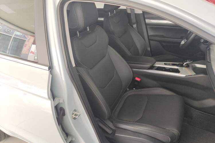 Used Geely Auto Emgrand L HiP 2024 Longteng Edition 1.5TD-DHT Pro 100KM Superior Model