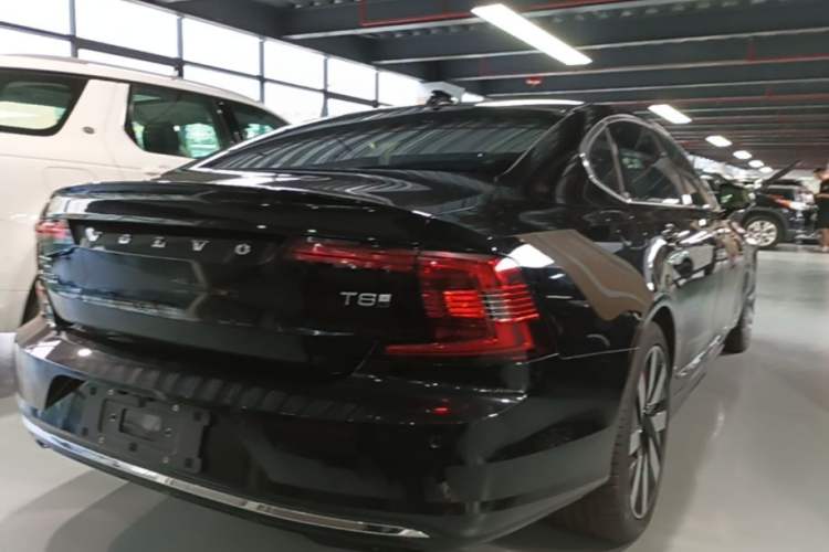 Used Volvo S90 New Energy 2025 Plug-in Hybrid Four-Wheel Drive Long-Range Luxury Smart Edition
