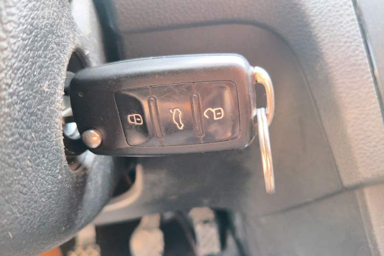 Used Volkswagen Santana 2019 1.5L Manual Fashion Edition China VI Standard Vehicle Key