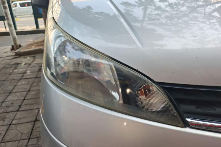 Used Nissan NV200 2011 1.6L 232 Seats Zunya Trim Right Front Headlight