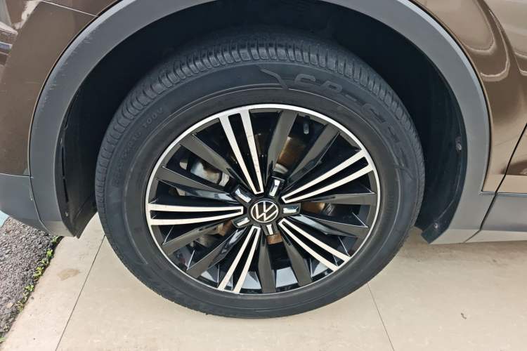 Used Volkswagen Tiguan L 2021 330TSI Automatic Two-Wheel Drive Smart Edition