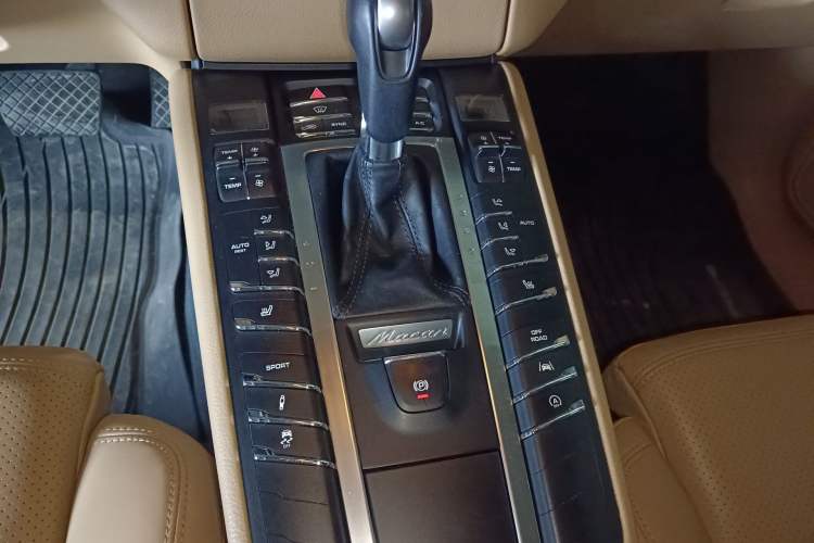 Used Porsche Macan 2017 Macan 2.0T Gear Lever