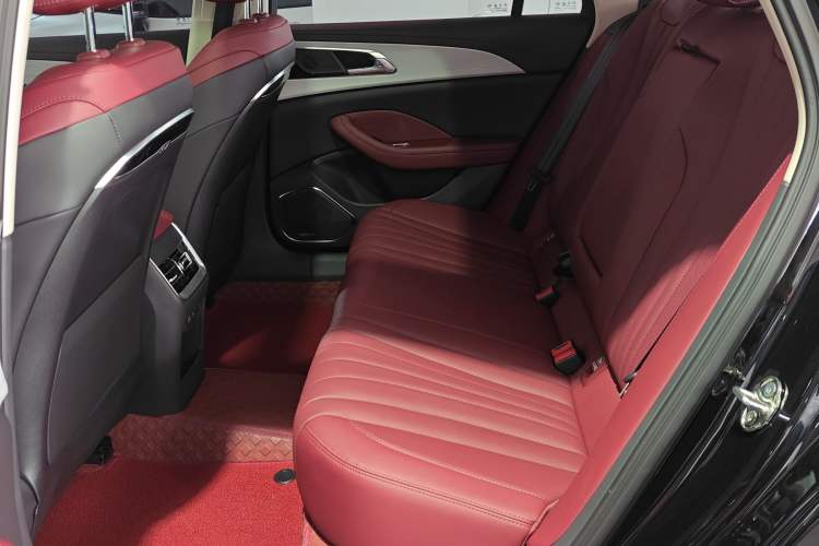 Used Hongqi H5 2025 1.5T DCT Qiyun 500 000th Unit Commemorative Edition
