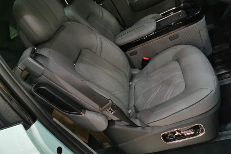 Used Zeekr MIX 2025 Intelligent Driving Version