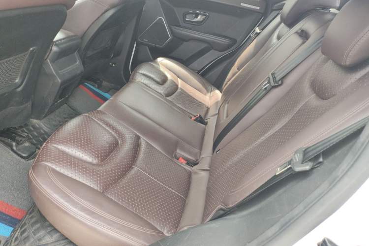 Used Land X7 2015 2.0T Panoramic Luxury Edition Left Rear Seat