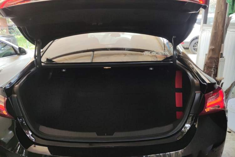 Used Chevrolet Malibu XL 2022 Redline 550T Automatic Sport Edition Trunk