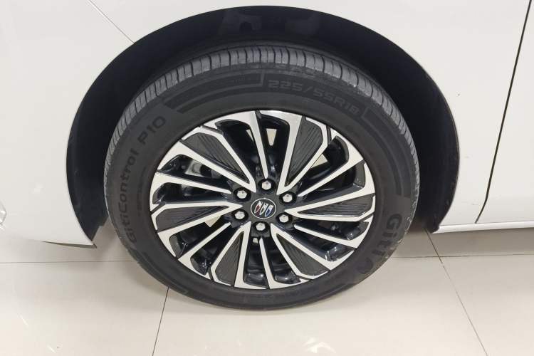 Used Buick GL8 New Energy 2025 Lushang First-Drive Edition 7-Seater Left Front Wheel Hub
