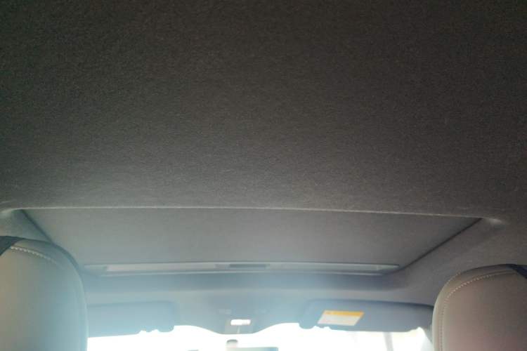 Used Roewe D6 2025 450km Deluxe Edition
