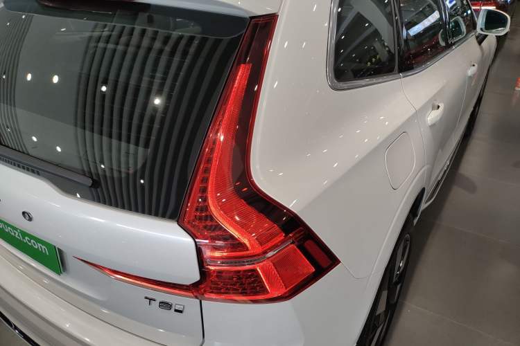 Used Volvo XC60 New Energy 2025 Plug-in Hybrid Long-Range All-Wheel Drive Smart Luxury Edition
