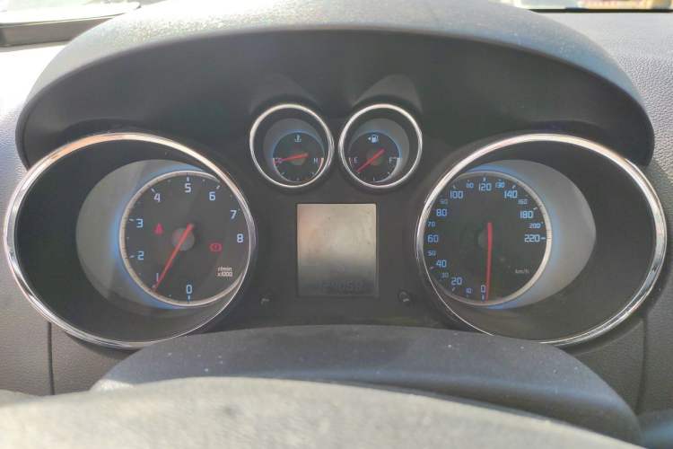 Used CHANGAN CS35 2014 1.6L Manual Luxury Model China IV Standard
