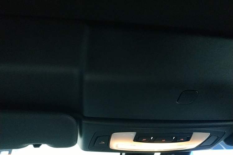 Used BMW 2 Series (Import) 2018 220i Convertible Coupe Sports Design Package
