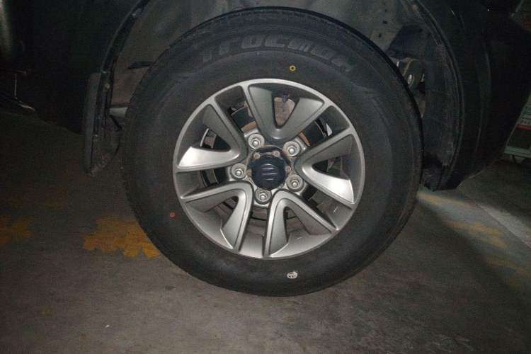 Used Suzuki Jimny 2015 1.3 AT JLX Right Front Wheel Hub