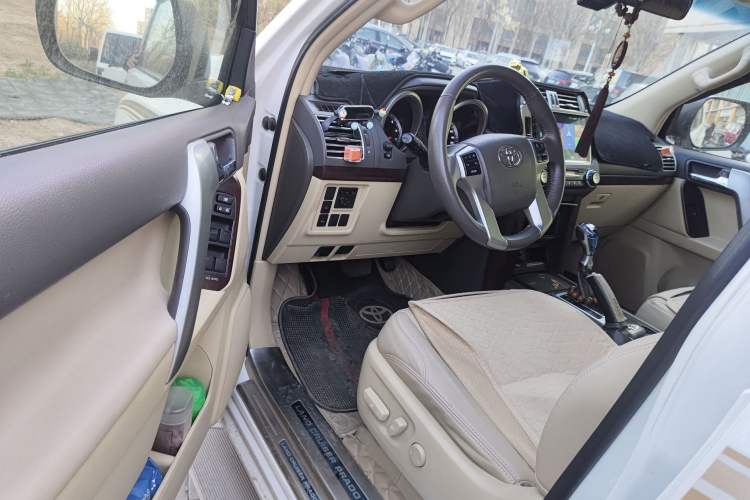 Used Toyota Prado 2016 2700 Middle East Version
