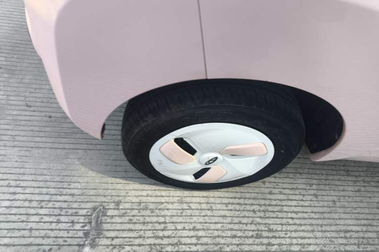 Used Chery New Energy QQ Ice Cream 2022 170km Sundae Phosphate Lithium-Ion