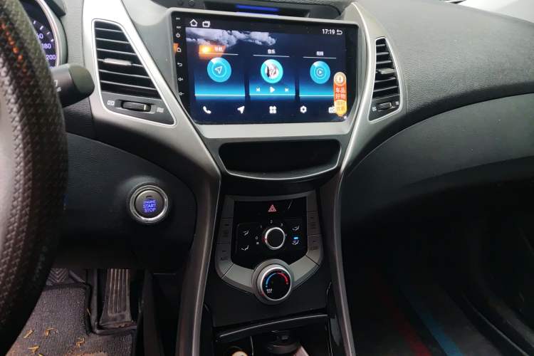 Used Hyundai Elantra (5th Generation / Langdong) 2015 1.6L Manual Leading Model Audio And AC Panel