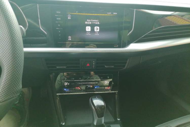 Used Volkswagen Passat 2024 330TSI Starry Elite Edition Audio And AC Panel