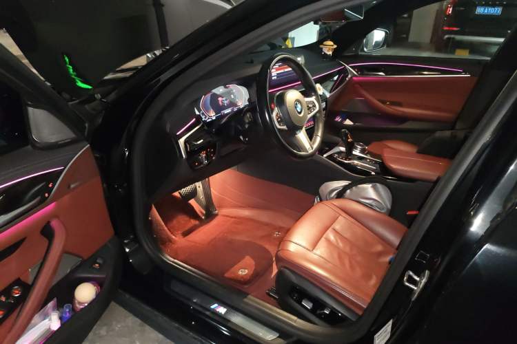 Used BMW 5 Series 2020 530Li Luxury Edition M Sport Package Driver Seat