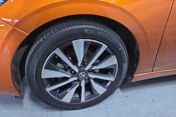 Used Nissan Sylphy 2021 1.6L TOP CVT Luxury Edition Left Front Wheel Hub