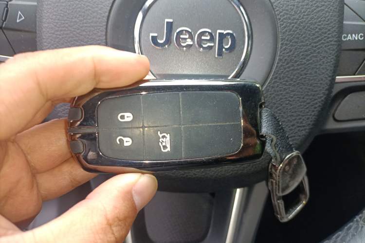 Used Jeep Grand Commander 2022 2.0T Two-Wheel Drive Luxury Version Vehicle Key