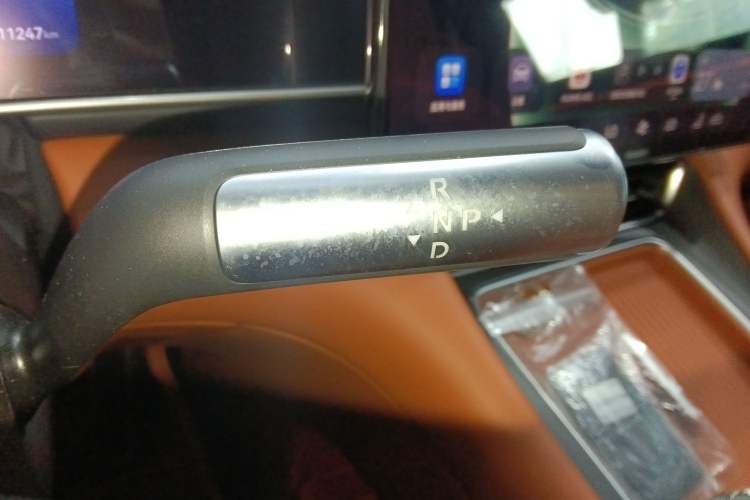 Used Hima AITO M7 2026 Model Range-Extending Ultra All-Wheel Drive 5-Seater Version Gear Lever