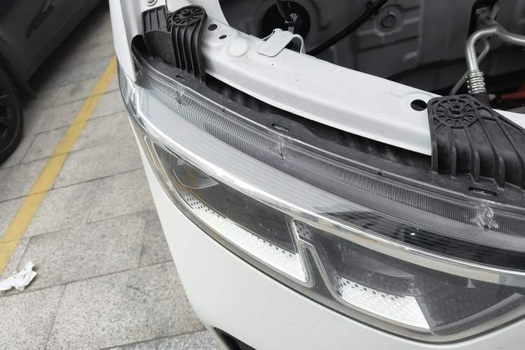 Used Wuling Yangguang 2024 300KM Comfort Version Passenger Van 75kW