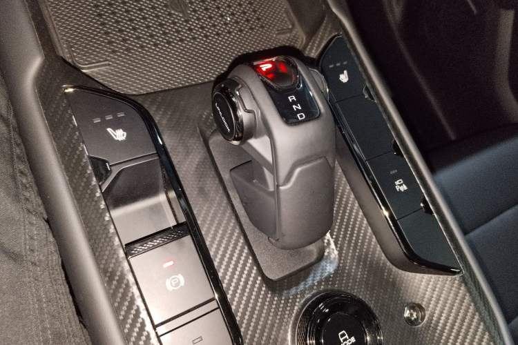 Used Haval Raptor New Energy 2024 Hi4 145 Pro Gear Lever