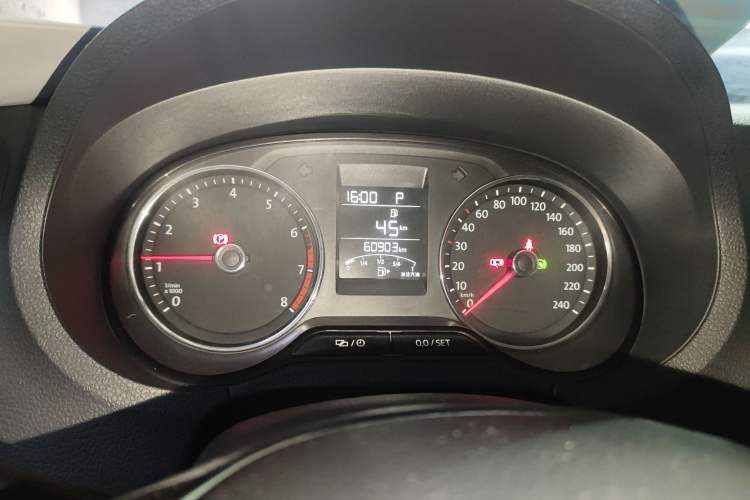 Used Volkswagen Polo 2016 1.6L Automatic Comfort Model
