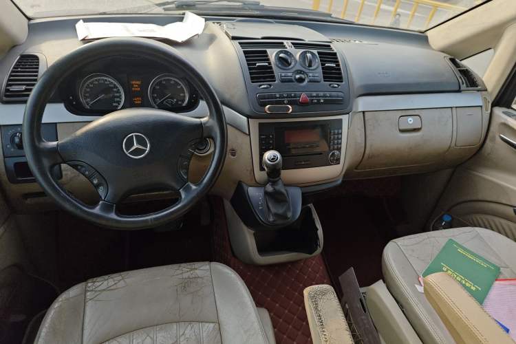 Used Mercedes-Benz Viano 2010 2.5L Luxury Edition