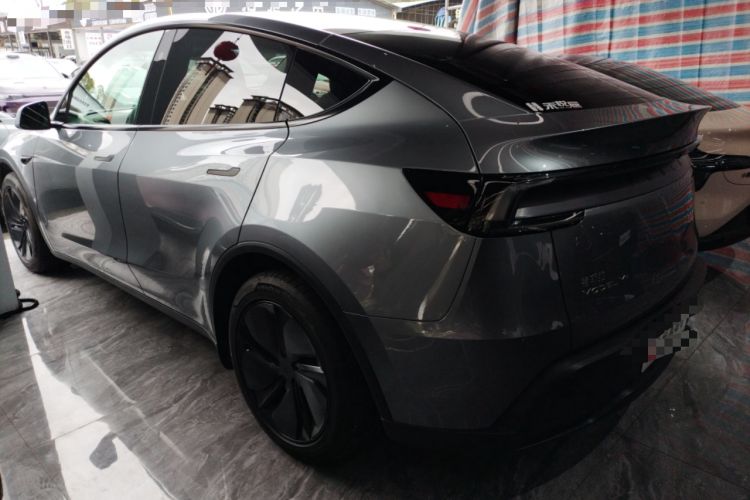 Used Tesla Model Y 2025 Long-Range All-Wheel-Drive Version