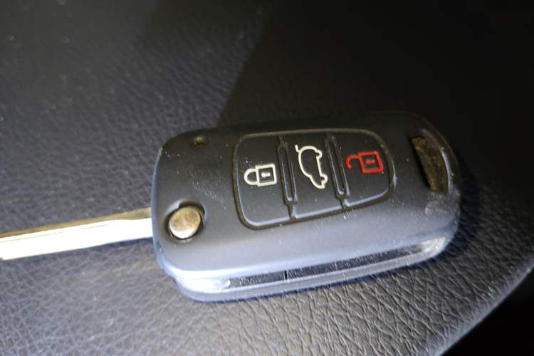 Used Kia Sorento 2013 2.4L 5-Seater Gasoline Comfort Edition
