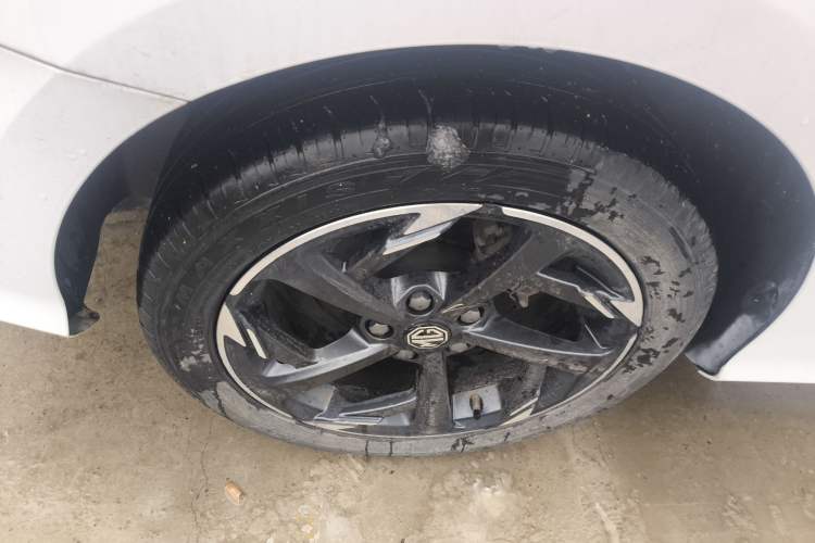 Used MG 5 2022 300TGI DCT Chao Yue Luxury Edition
